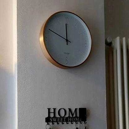 Novita Casa – White Wooden Wall Clock - Novita Casa
