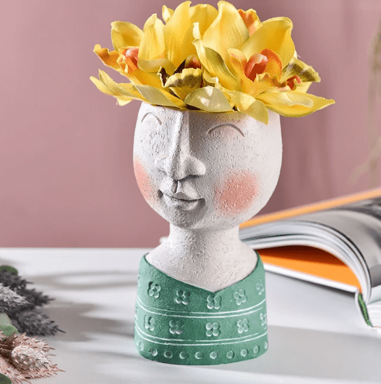 Novita Casa – Face Planter Sculpture - Novita Casa