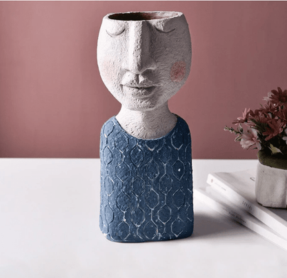 Novita Casa – Face Planter Sculpture - Novita Casa