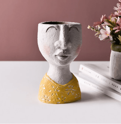 Novita Casa – Face Planter Sculpture - Novita Casa