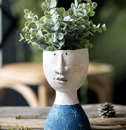 Novita Casa – Face Planter Sculpture - Novita Casa