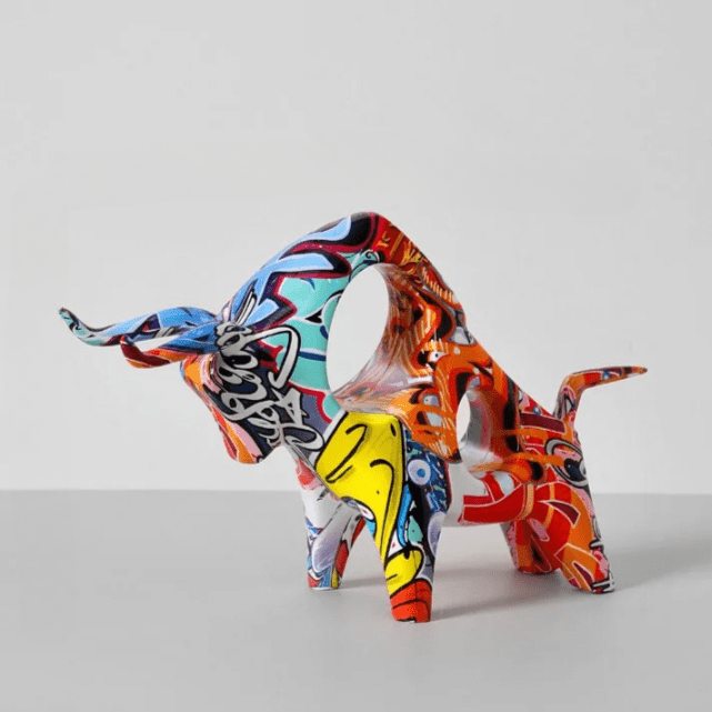 Novita Casa – Modern Graffiti Bull Statue - Novita Casa