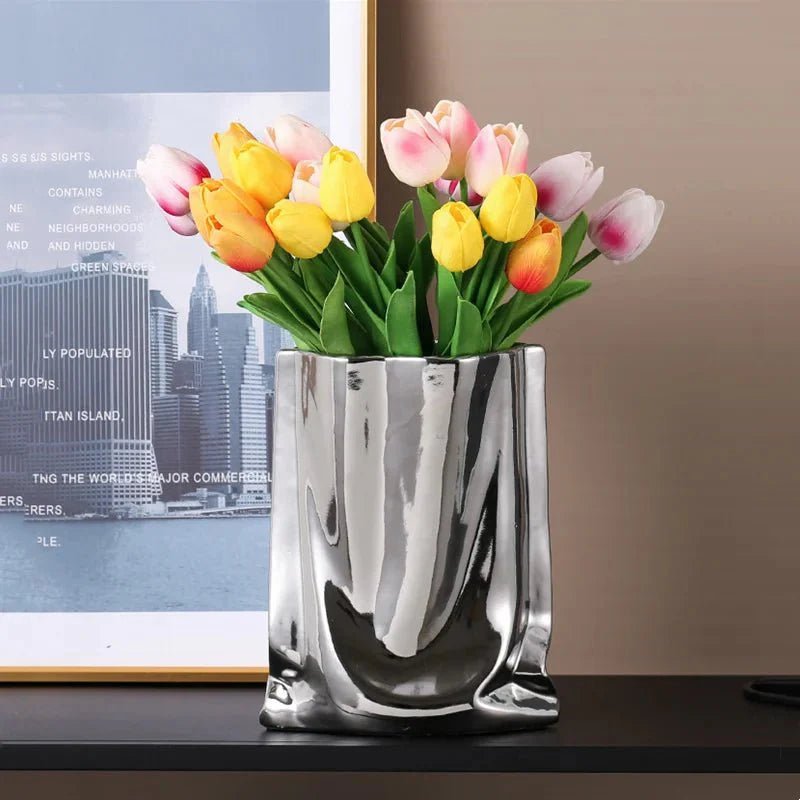 Novita Casa – Modern Wavy Vase - Novita Casa