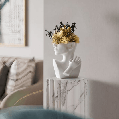 Novita Casa – Abstract Face Vase - Novita Casa