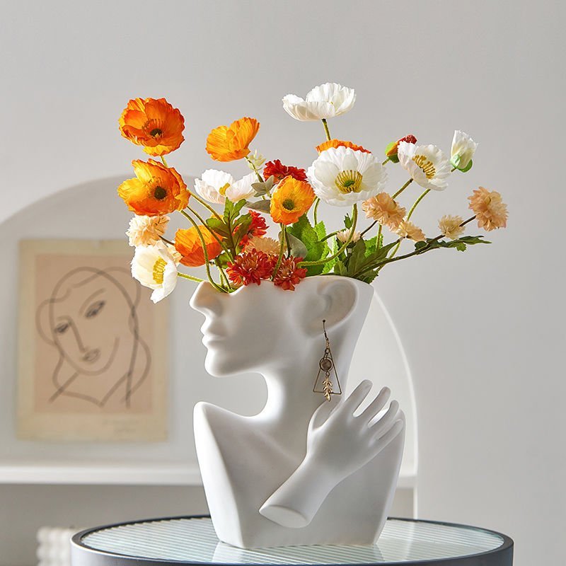 Novita Casa – Abstract Face Vase - Novita Casa