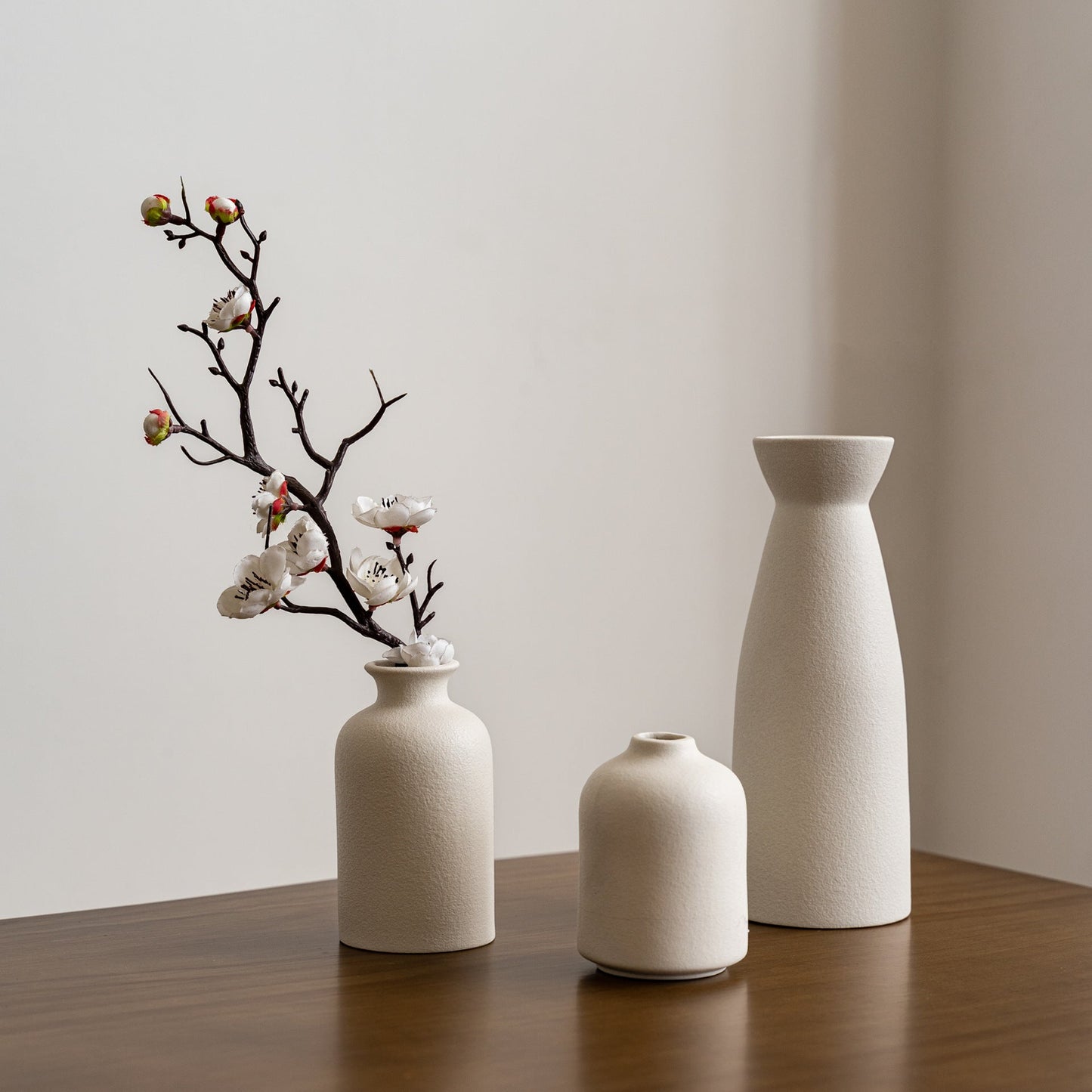 Novita Casa – 3 - Piece Ceramic Vase Set for Elegant Home Décor and Timeless Style - Novita Casa