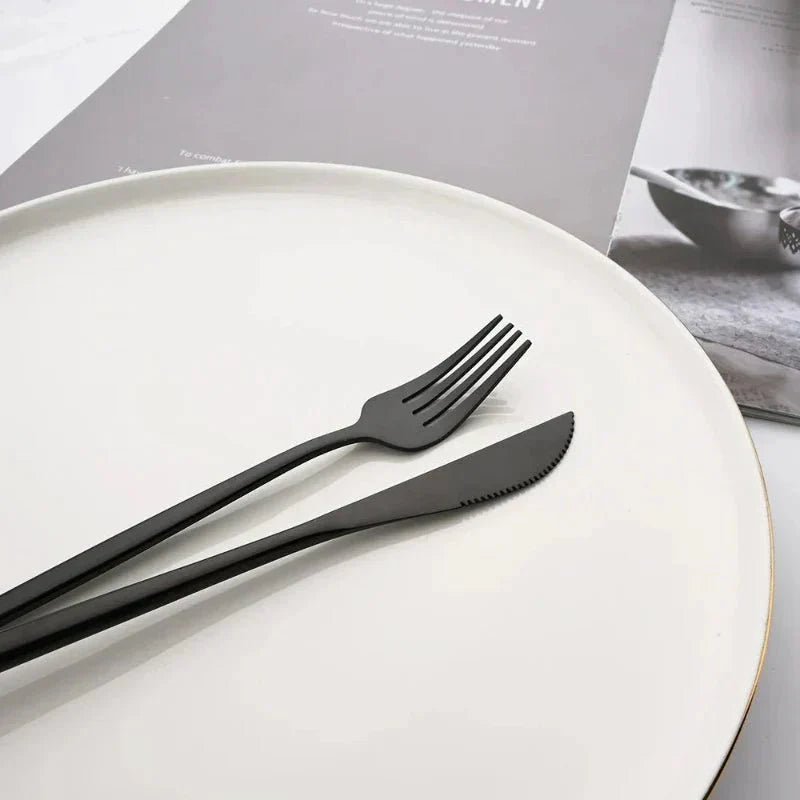 Novita Casa – Elegant 6 - Piece Cutlery Set in Sleek Stainless Steel for Effortless Dining Style - Novita Casa