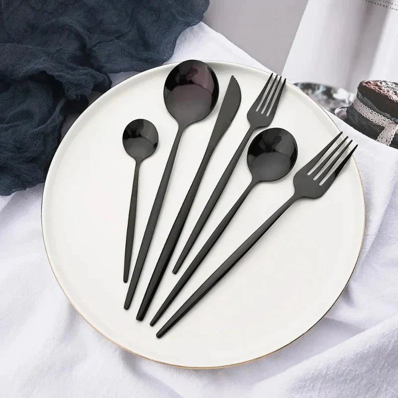 Novita Casa – Elegant 6 - Piece Cutlery Set in Sleek Stainless Steel for Effortless Dining Style - Novita Casa