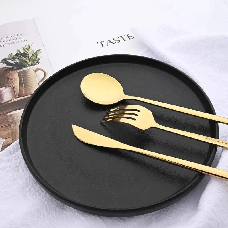 Novita Casa – Elegant 6 - Piece Cutlery Set in Sleek Stainless Steel for Effortless Dining Style - Novita Casa