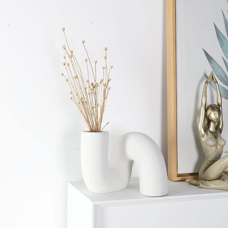 Novita Casa – Elegant Abstract Ceramic Vase for a Serene Ambiance - Novita Casa