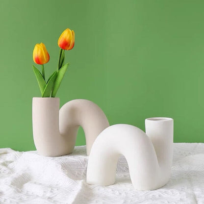 Novita Casa – Elegant Abstract Ceramic Vase for a Serene Ambiance - Novita Casa