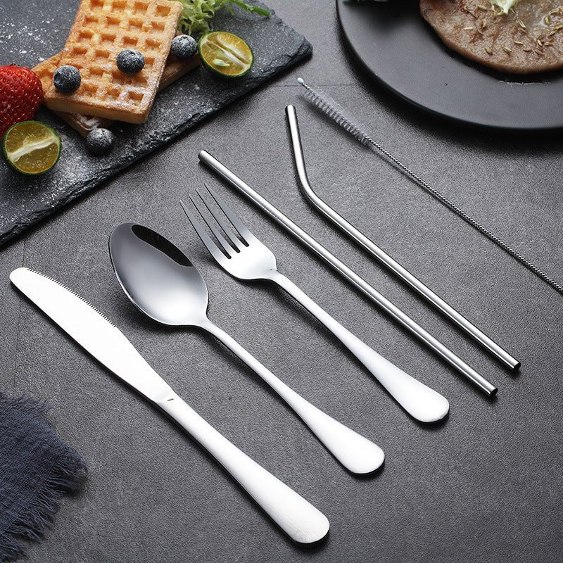 Novita Casa – Elegant Stainless Steel Cutlery Set in Portable Case for Effortless Dining Experiences - Novita Casa