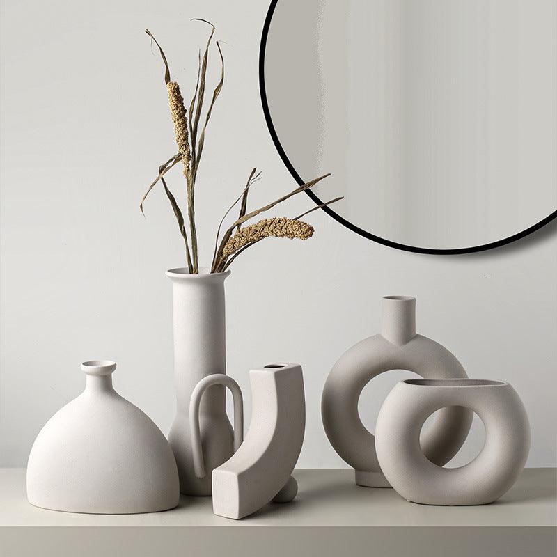 Novita Casa – Nordic Ceramic Vase Decor 10in Irregular Shape High - Quality Minimalist Design - Novita Casa