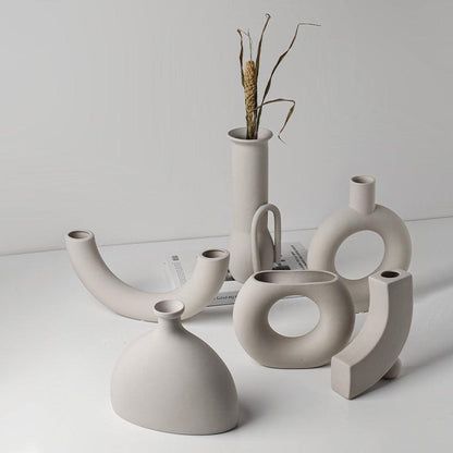 Novita Casa – Nordic Ceramic Vase Decor 10in Irregular Shape High - Quality Minimalist Design - Novita Casa