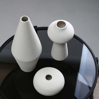 Novita Casa – White Nordic Ceramic Vase Decor Minimalist Matte Design - Novita Casa